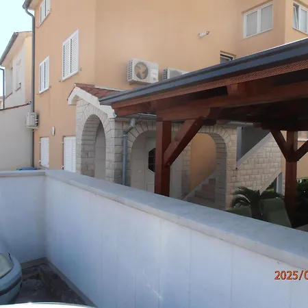 Ines 2 By Interhome Πούλα