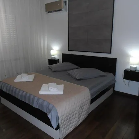 Apartment Ines 2 By Interhome Pula