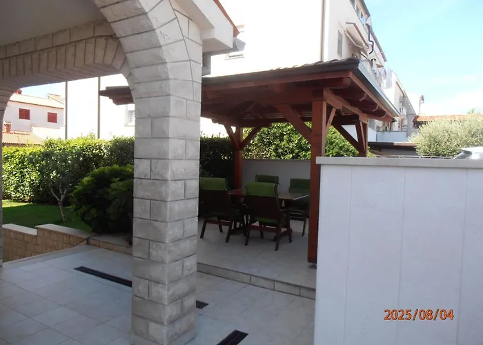 Ines 2 By Interhome Pula