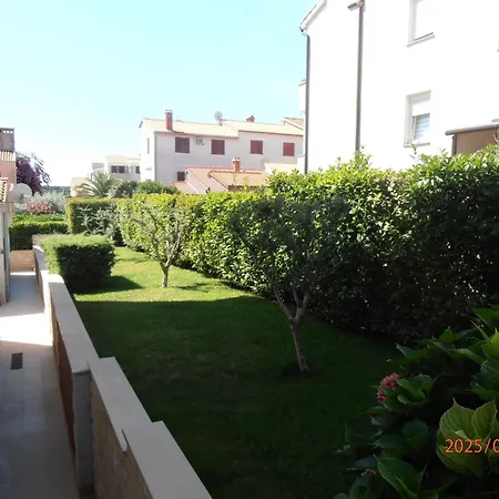 Ines 2 By Interhome * Pula